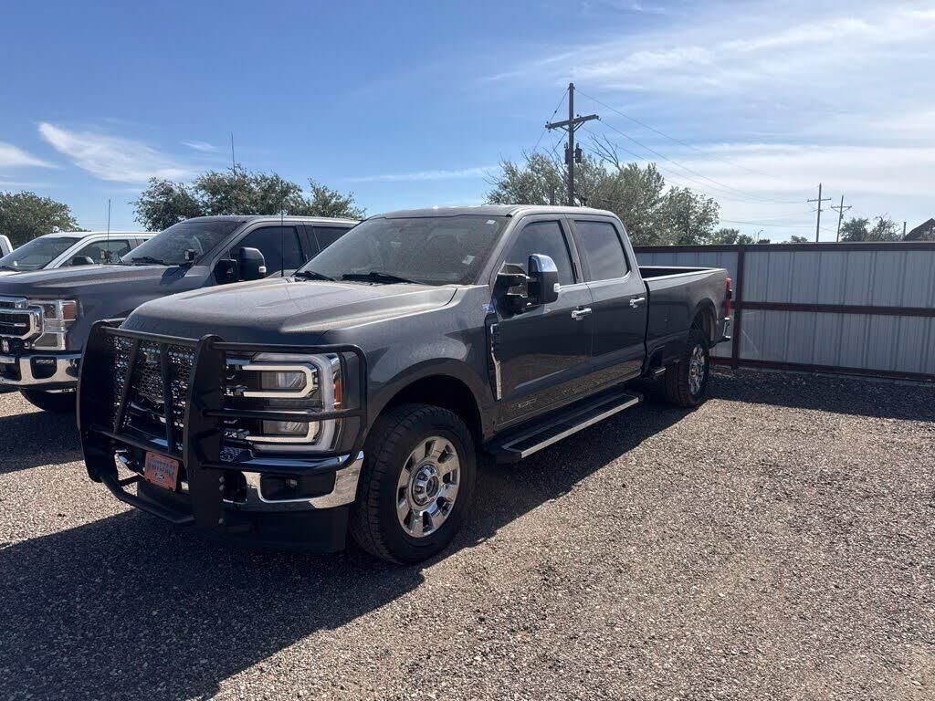 2023 Ford F-250 Super Duty Lariat — photo 1 of 1