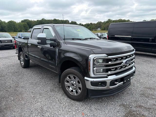 2024 Ford F-250 Super Duty Lariat — photo 1 of 5