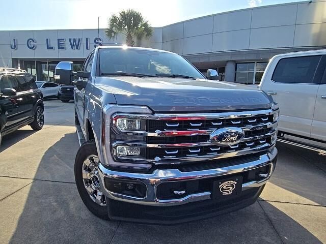 2024 Ford F-250 Super Duty Lariat — photo 1 of 13