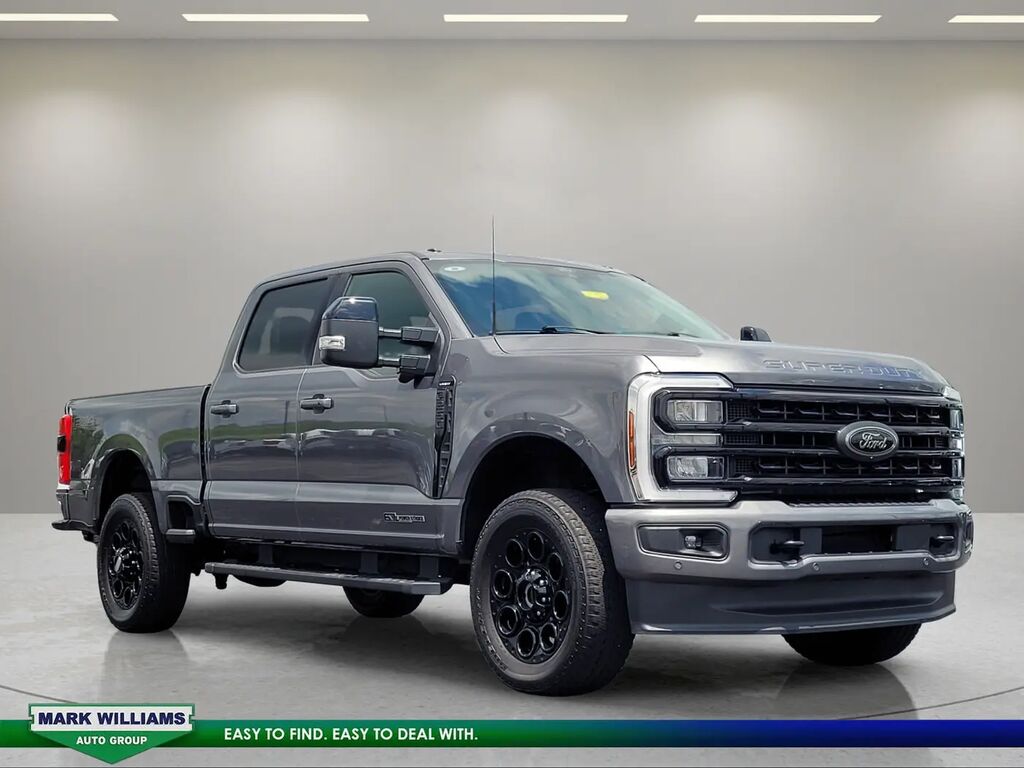 2024 Ford F-250 Super Duty Lariat — photo 1 of 16