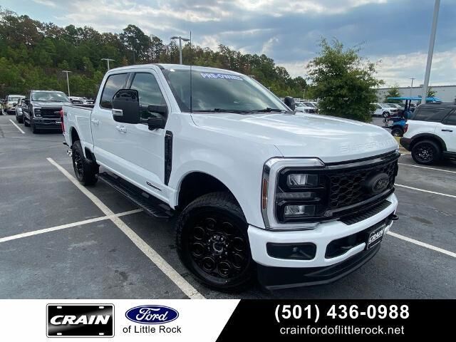 2025 Ford F-250 Super Duty Lariat — photo 1 of 13
