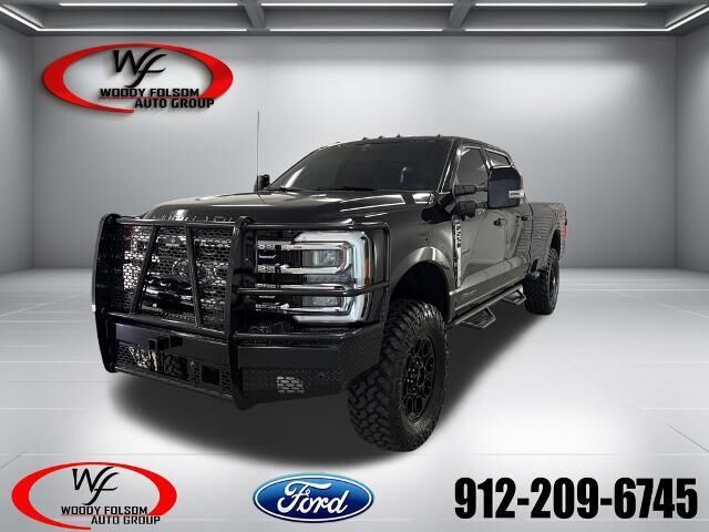 2025 Ford F-250 Super Duty Lariat — photo 1 of 26