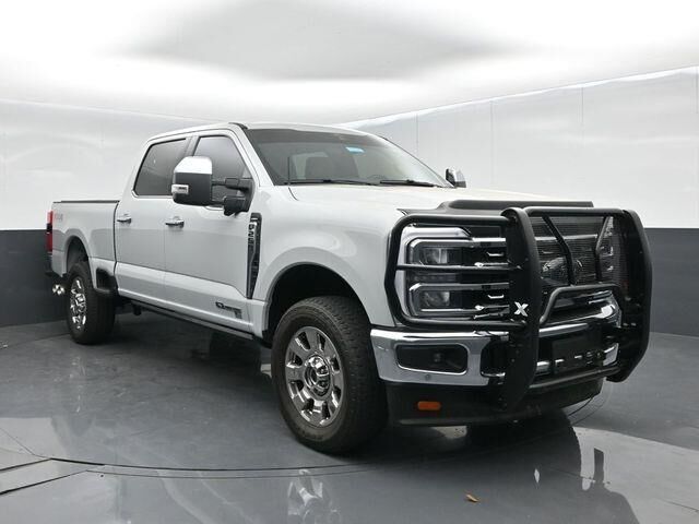 2025 Ford F-250 Super Duty Lariat — photo 1 of 13