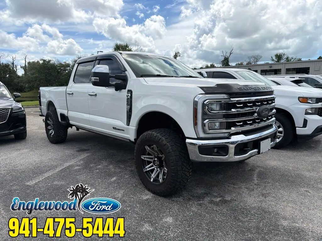 2025 Ford F-250 Super Duty Lariat — photo 1 of 46