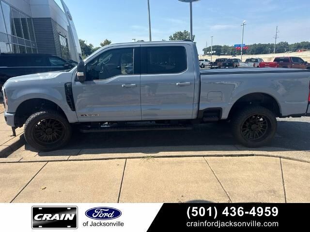 2025 Ford F-250 Super Duty Lariat — photo 1 of 21