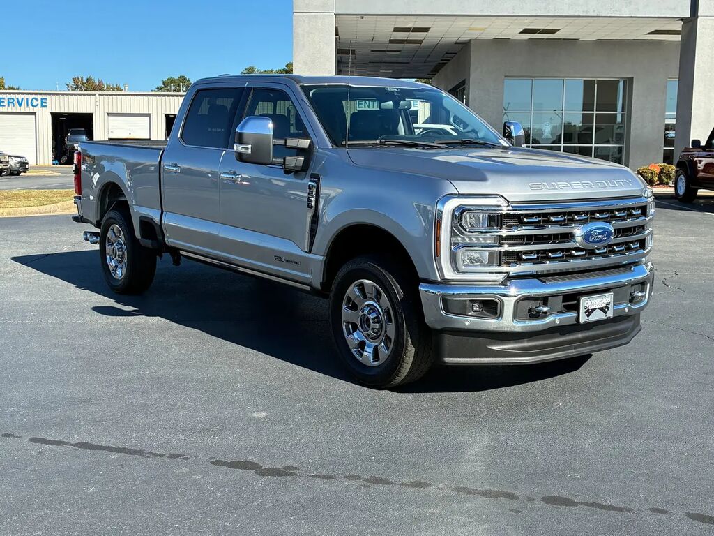 2024 Ford F-250 Super Duty Lariat — photo 1 of 13