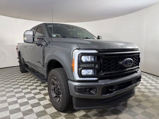 2023 Ford F-250 Super Duty Lariat — photo 1 of 26