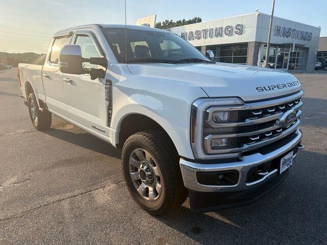 2024 Ford F-250 Super Duty Lariat — photo 1 of 39