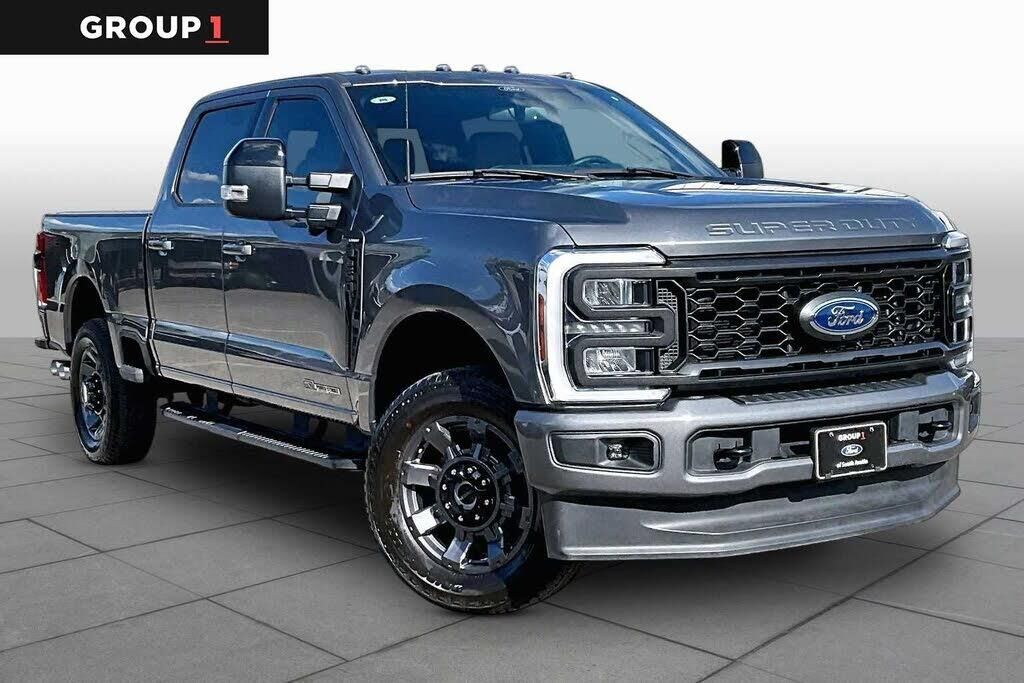 2024 Ford F-250 Super Duty Lariat — photo 1 of 2