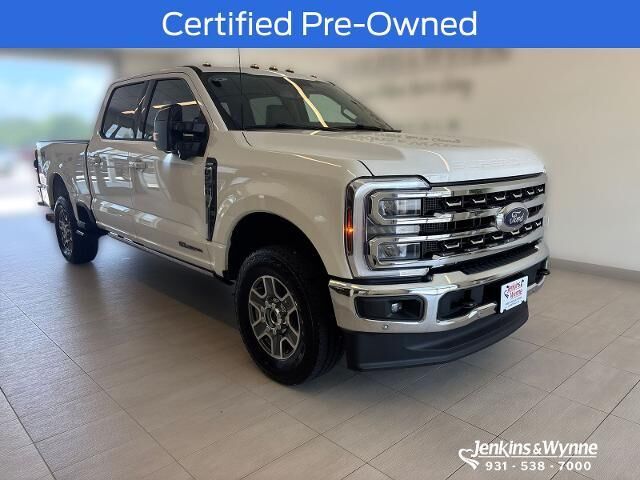 2025 Ford F-250 Super Duty Lariat — photo 1 of 26