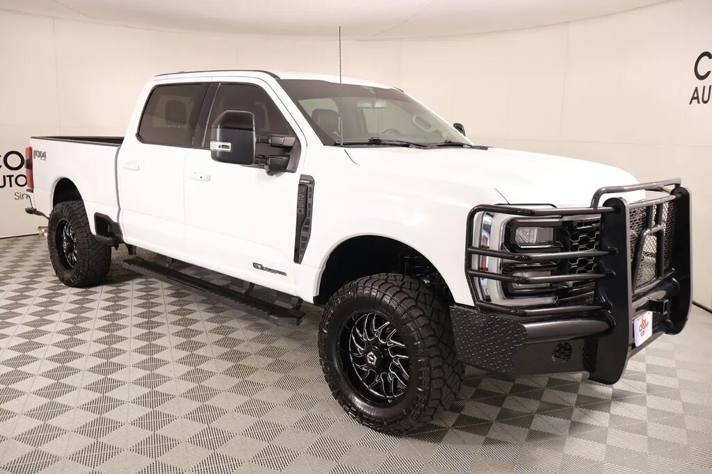 2025 Ford F-250 Super Duty Lariat — photo 1 of 13