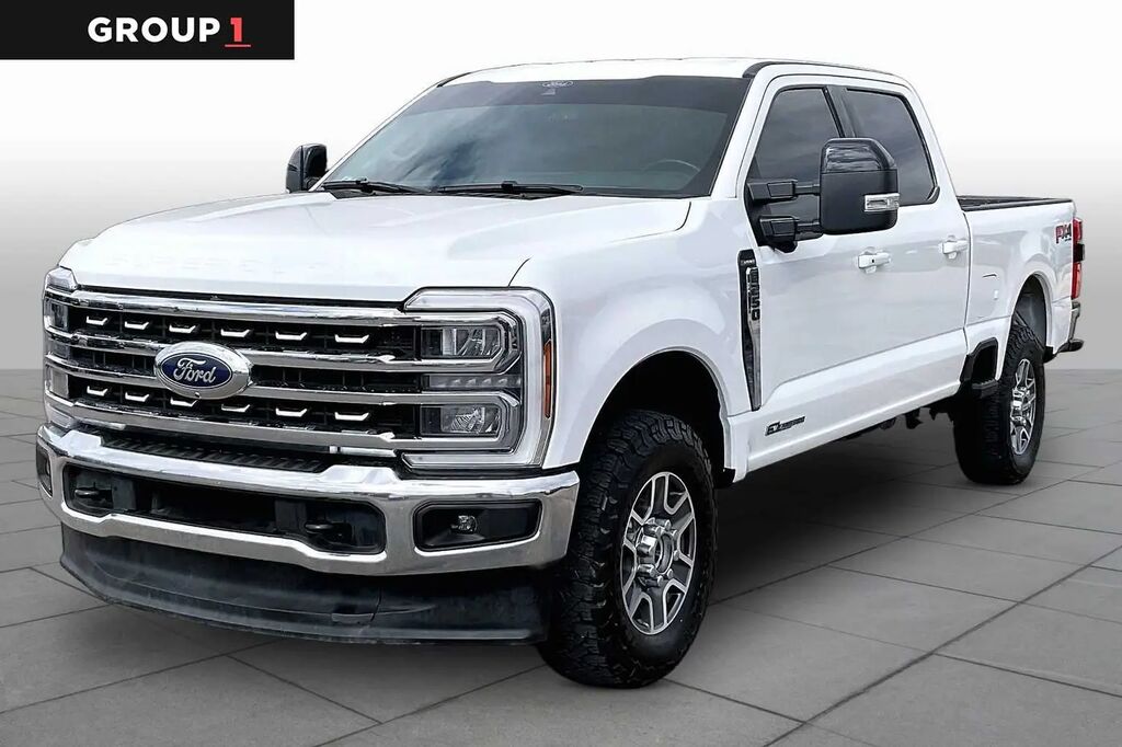 2025 Ford F-250 Super Duty Lariat — photo 1 of 13