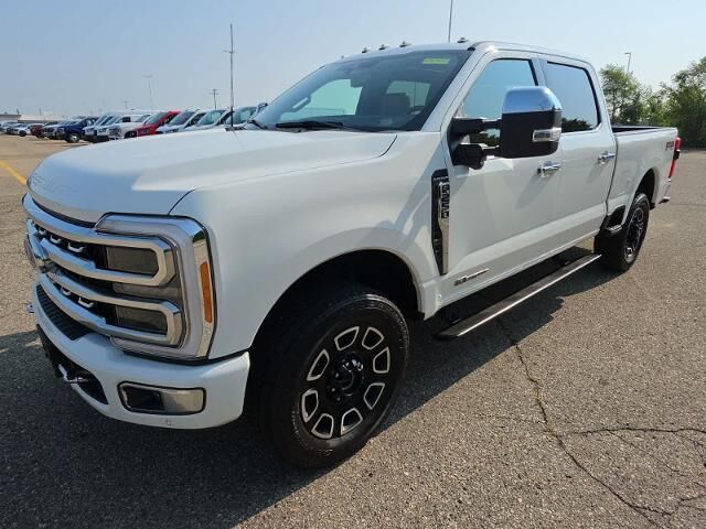 2023 Ford F-250 Super Duty Platinum — photo 1 of 13