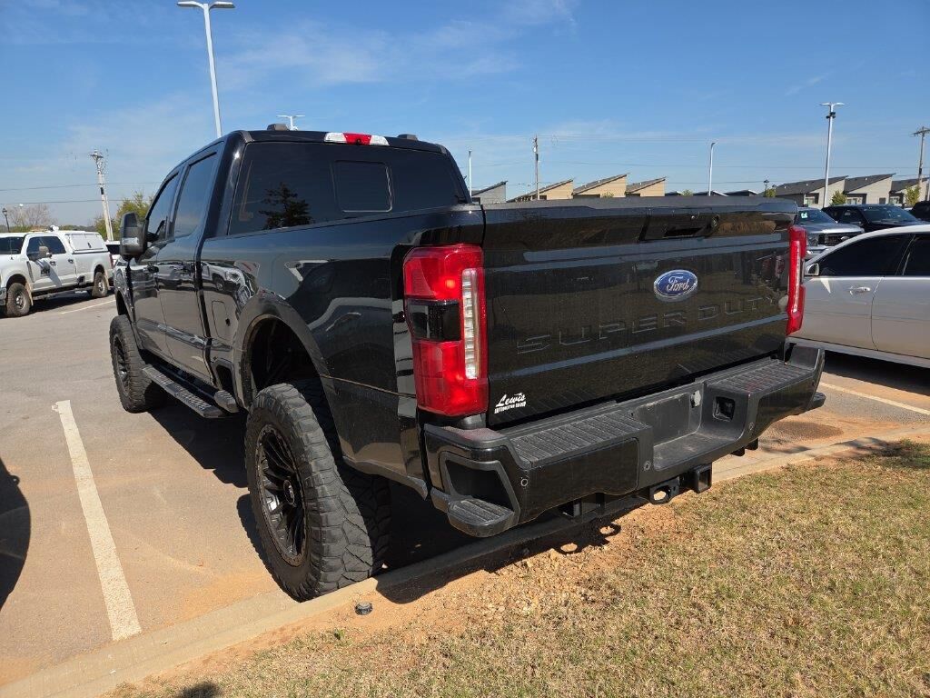 2023 Ford F-250 Super Duty Lariat — photo 1 of 4