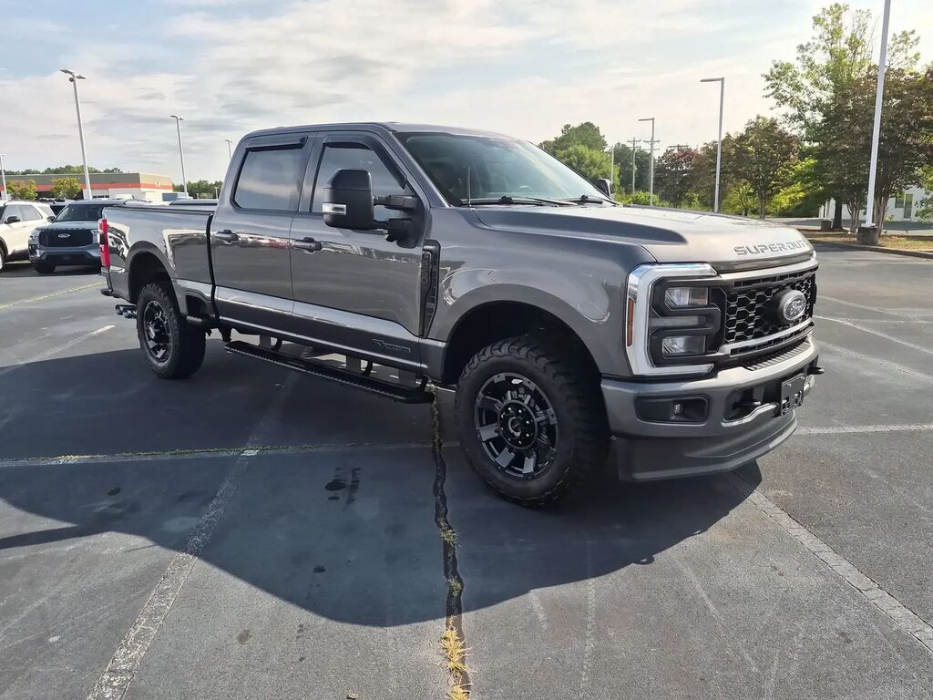 2024 Ford F-250 Super Duty Lariat — photo 1 of 13