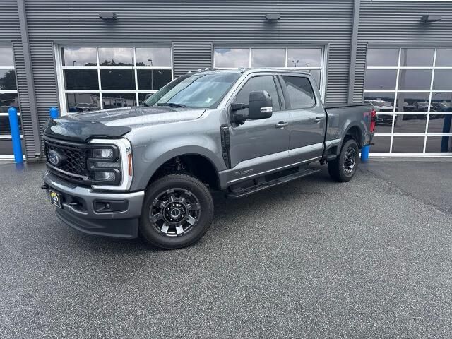 2024 Ford F-250 Super Duty Lariat — photo 1 of 5