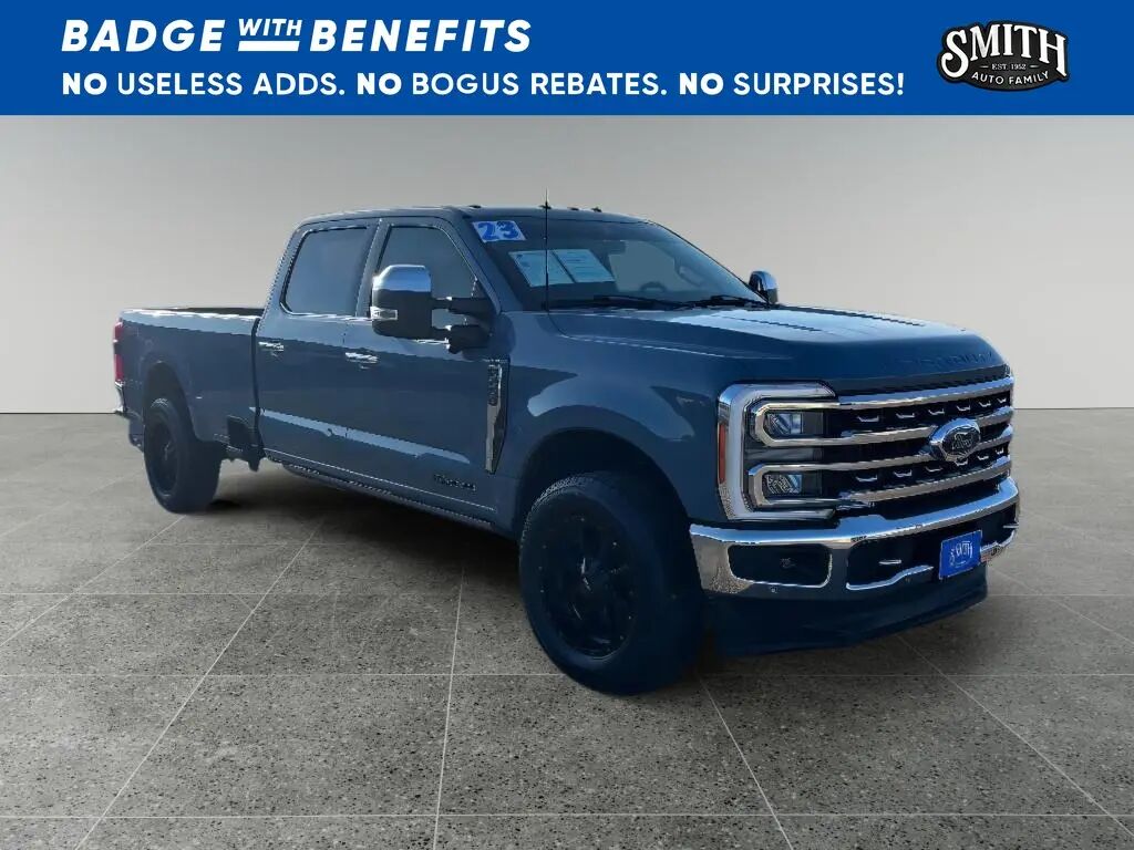 2023 Ford F-250 Super Duty Lariat — photo 1 of 25