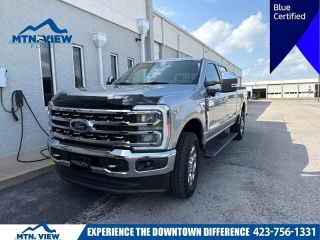 2023 Ford F-250 Super Duty Lariat — photo 1 of 9