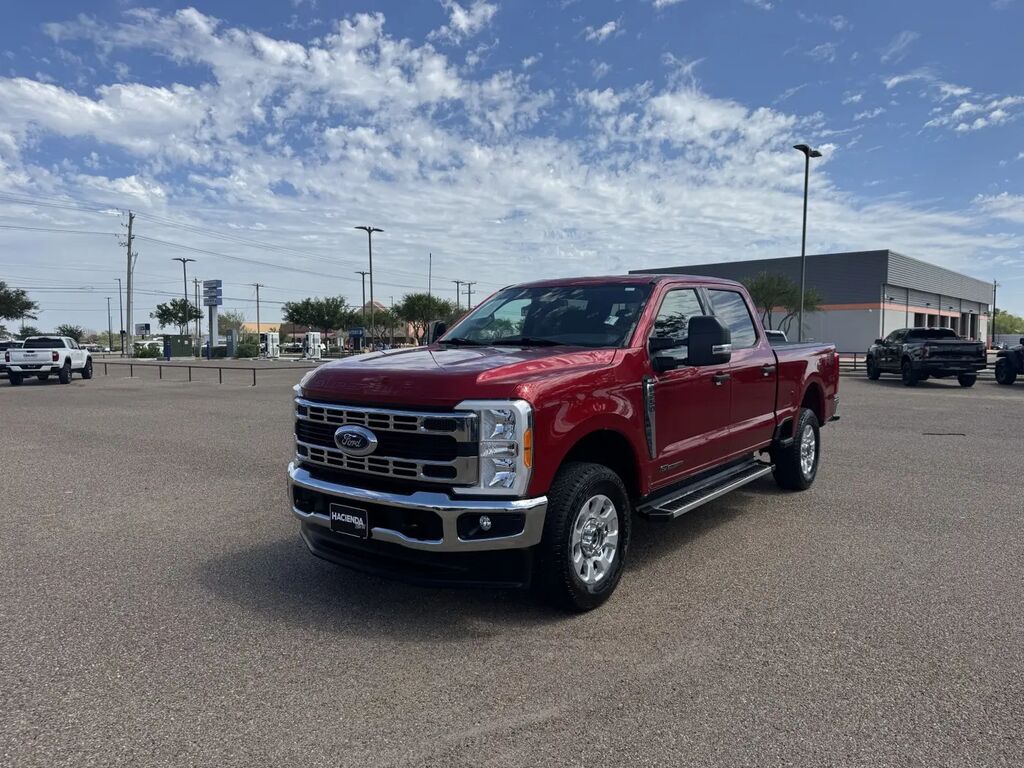 2023 Ford F-250 Super Duty XLT — photo 1 of 39