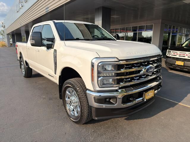 2024 Ford F-250 Super Duty Lariat — photo 1 of 13