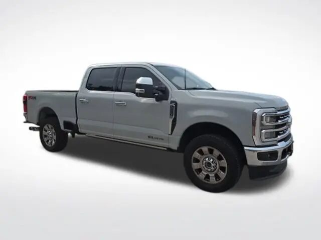 2025 Ford F-250 Super Duty Lariat — photo 1 of 25