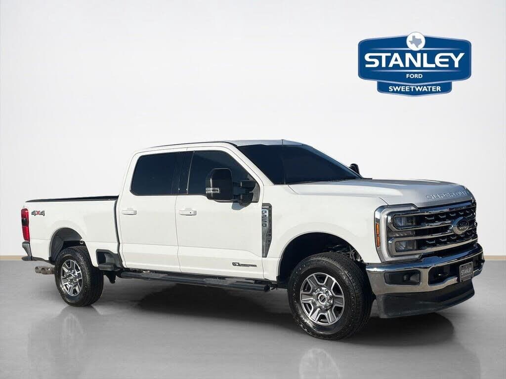 2025 Ford F-250 Super Duty Lariat — photo 1 of 3
