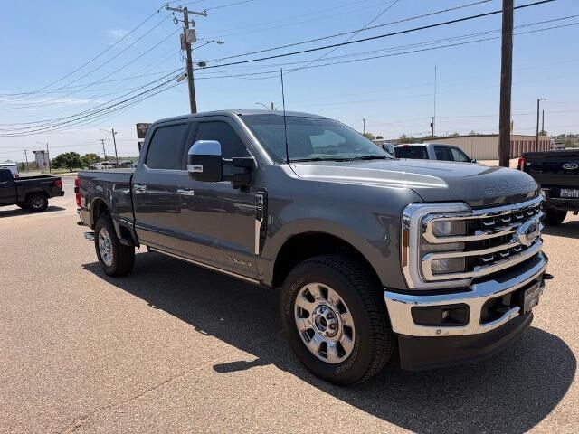 2026 Ford F-250 Super Duty Lariat — photo 1 of 22