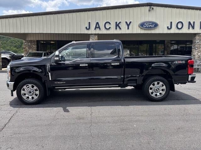 2026 Ford F-250 Super Duty Lariat — photo 1 of 13
