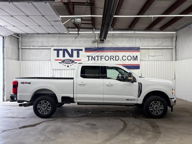 2024 Ford F-250 Super Duty Lariat — photo 1 of 13