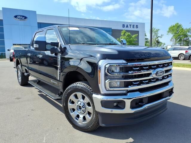 2026 Ford F-250 Super Duty Lariat — photo 1 of 13