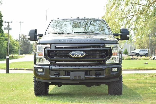 2022 Ford F-250 Super Duty Lariat — photo 1 of 12