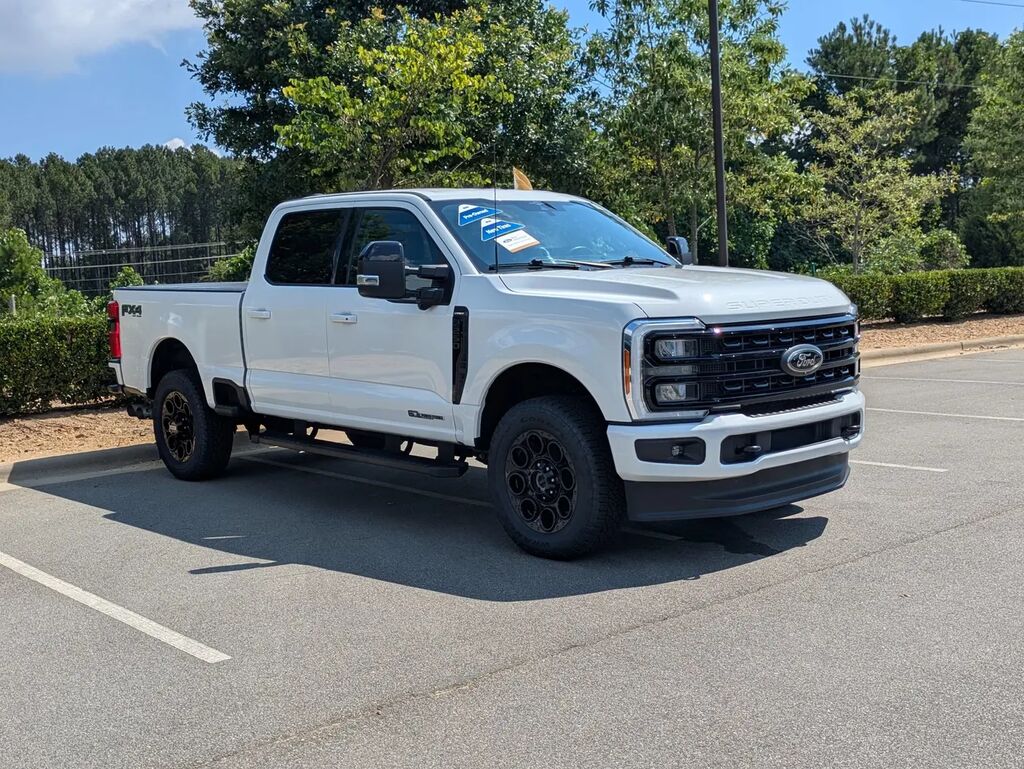 2023 Ford F-250 Super Duty Lariat — photo 1 of 13