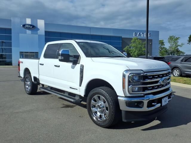 2024 Ford F-250 Super Duty Lariat — photo 1 of 13