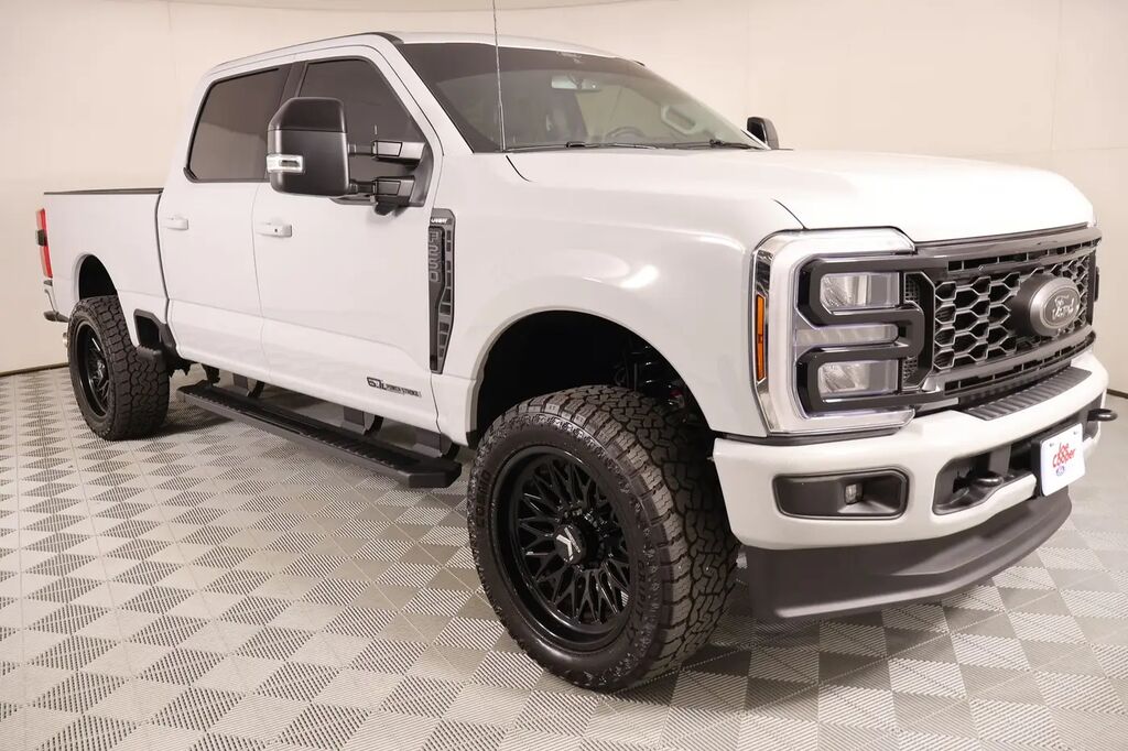 2026 Ford F-250 Super Duty Lariat — photo 1 of 26