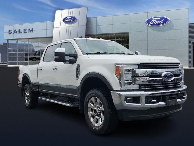 2019 Ford F-350 Super Duty Lariat — photo 1 of 26