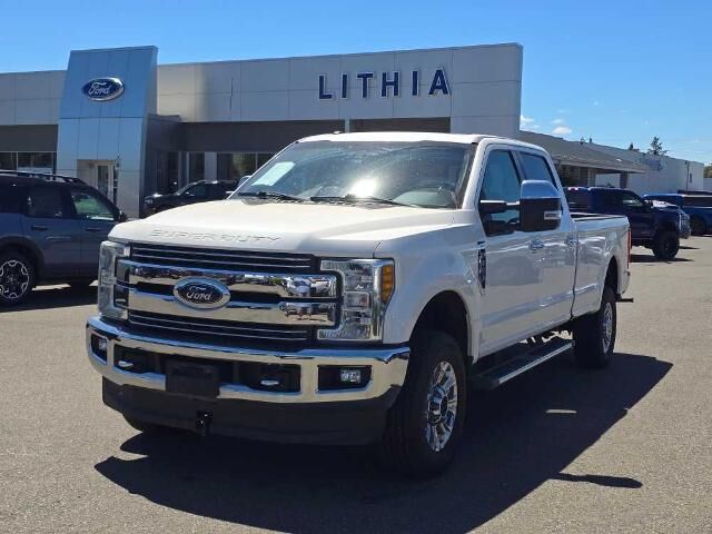 2017 Ford F-350 Super Duty Lariat — photo 1 of 29