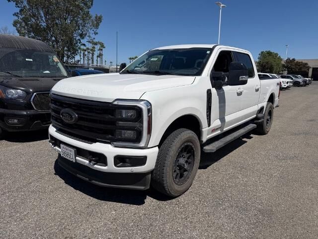 2024 Ford F-350 Super Duty Lariat — photo 1 of 10