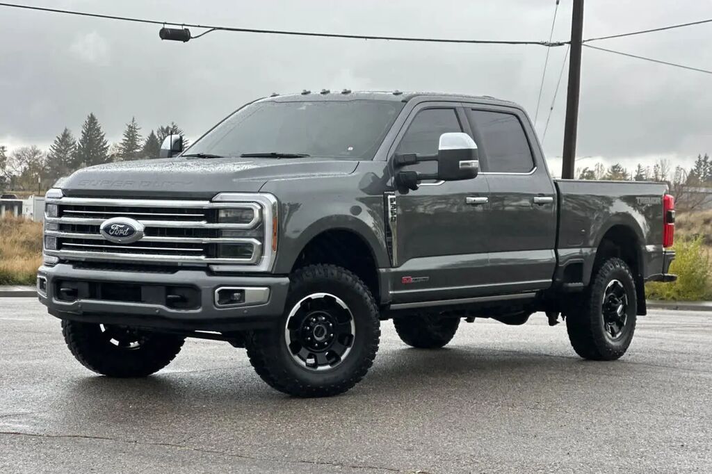 2025 Ford F-350 Super Duty Platinum — photo 1 of 13