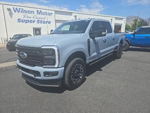 2025 Ford F-350 Super Duty Platinum — photo 1 of 13