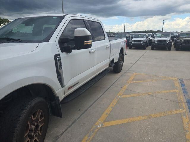 2023 Ford F-350 Super Duty Lariat — photo 1 of 13
