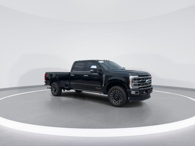 2024 Ford F-350 Super Duty Platinum — photo 1 of 2