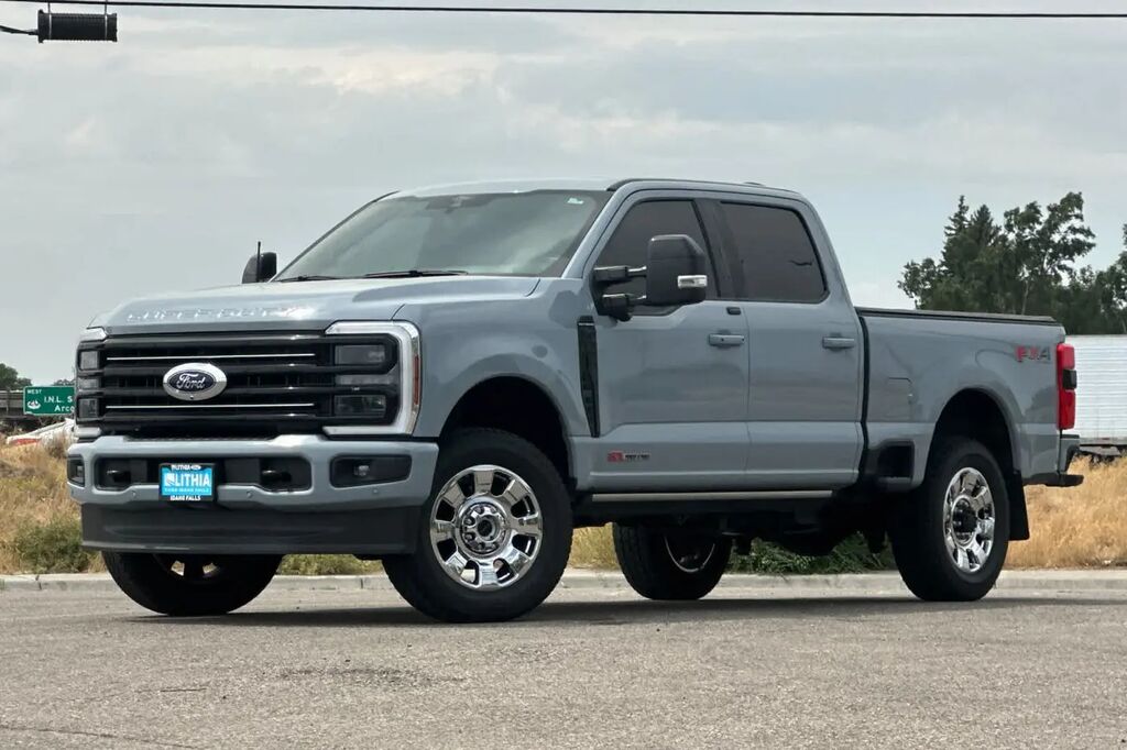 2025 Ford F-350 Super Duty Platinum — photo 1 of 26