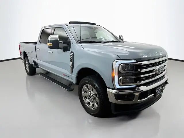 2025 Ford F-350 Super Duty King Ranch — photo 1 of 42