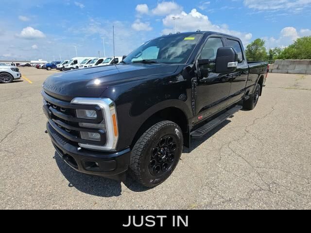 2023 Ford F-350 Super Duty Lariat — photo 1 of 26