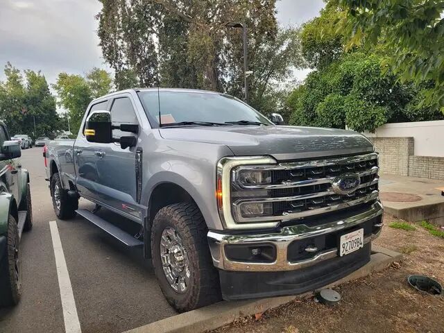 2024 Ford F-350 Super Duty Lariat — photo 1 of 13