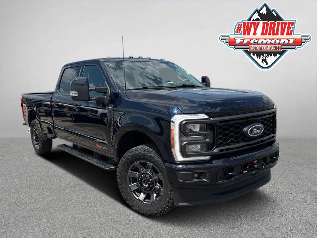 2023 Ford F-350 Super Duty Lariat — photo 1 of 13
