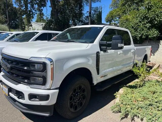 2023 Ford F-350 Super Duty Lariat — photo 1 of 12
