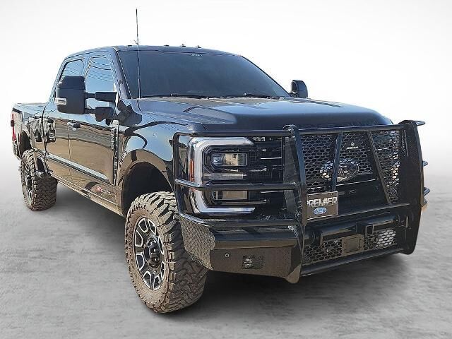 2025 Ford F-350 Super Duty Platinum — photo 1 of 26