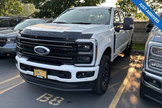 2026 Ford F-350 Super Duty Platinum — photo 1 of 10