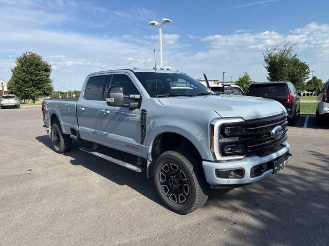2025 Ford F-350 Super Duty Platinum — photo 1 of 26